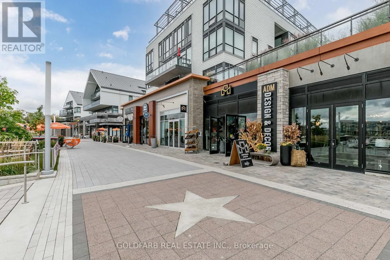 42 - 261 BROWARD WAY