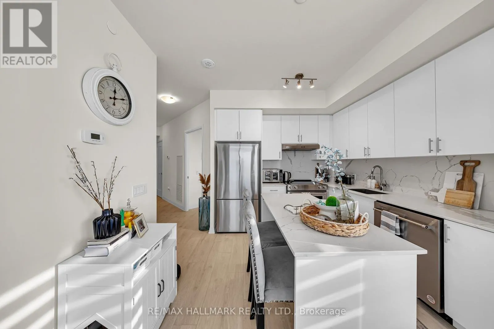 427 - 9000 JANE STREET