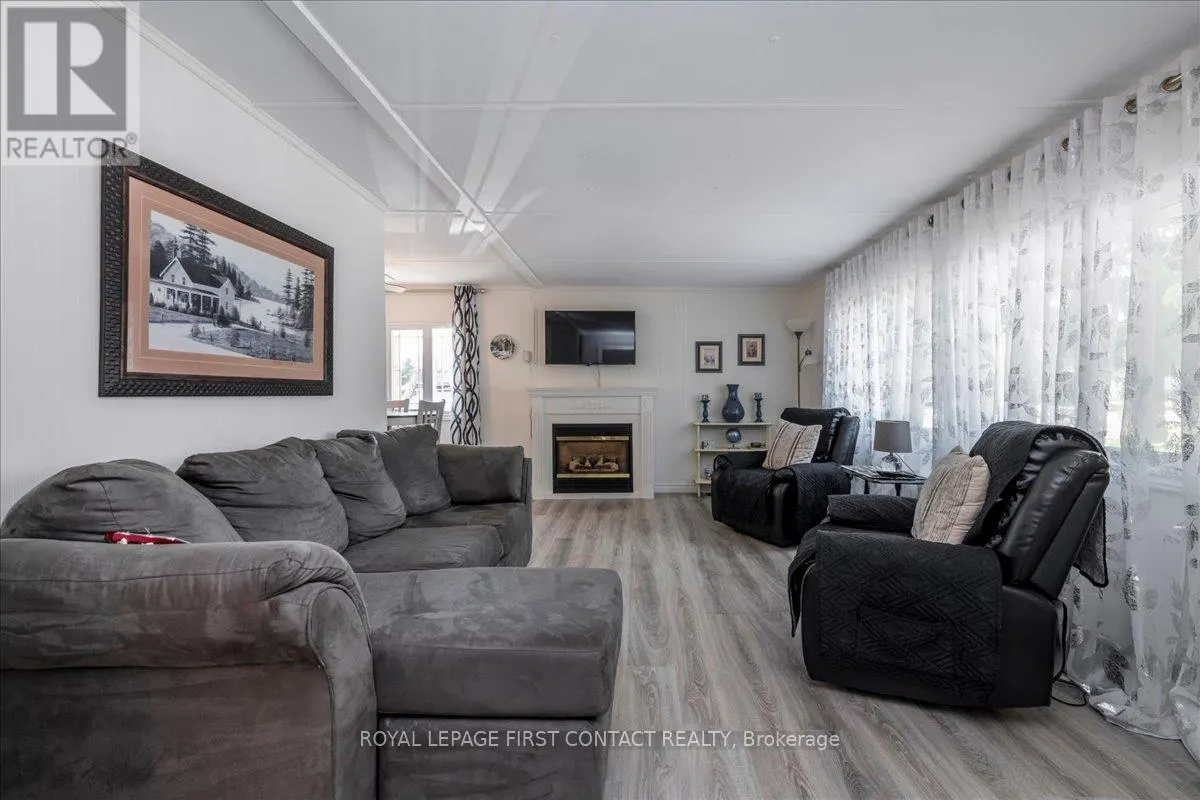 3 WEEPING WILLOW DRIVE