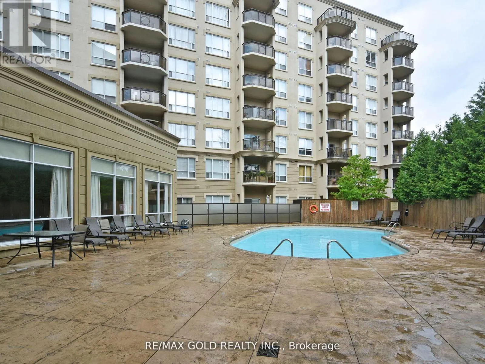 404 - 2 MAISON PARC COURT