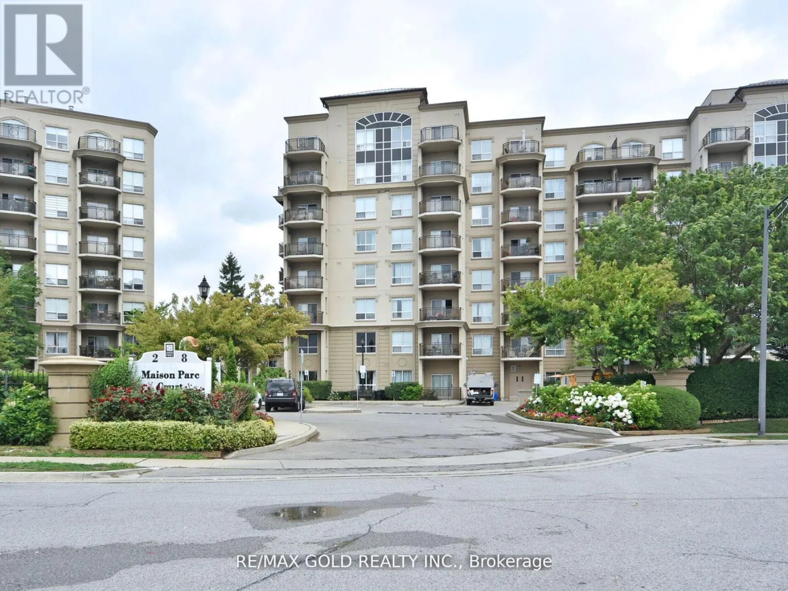 404 - 2 MAISON PARC COURT