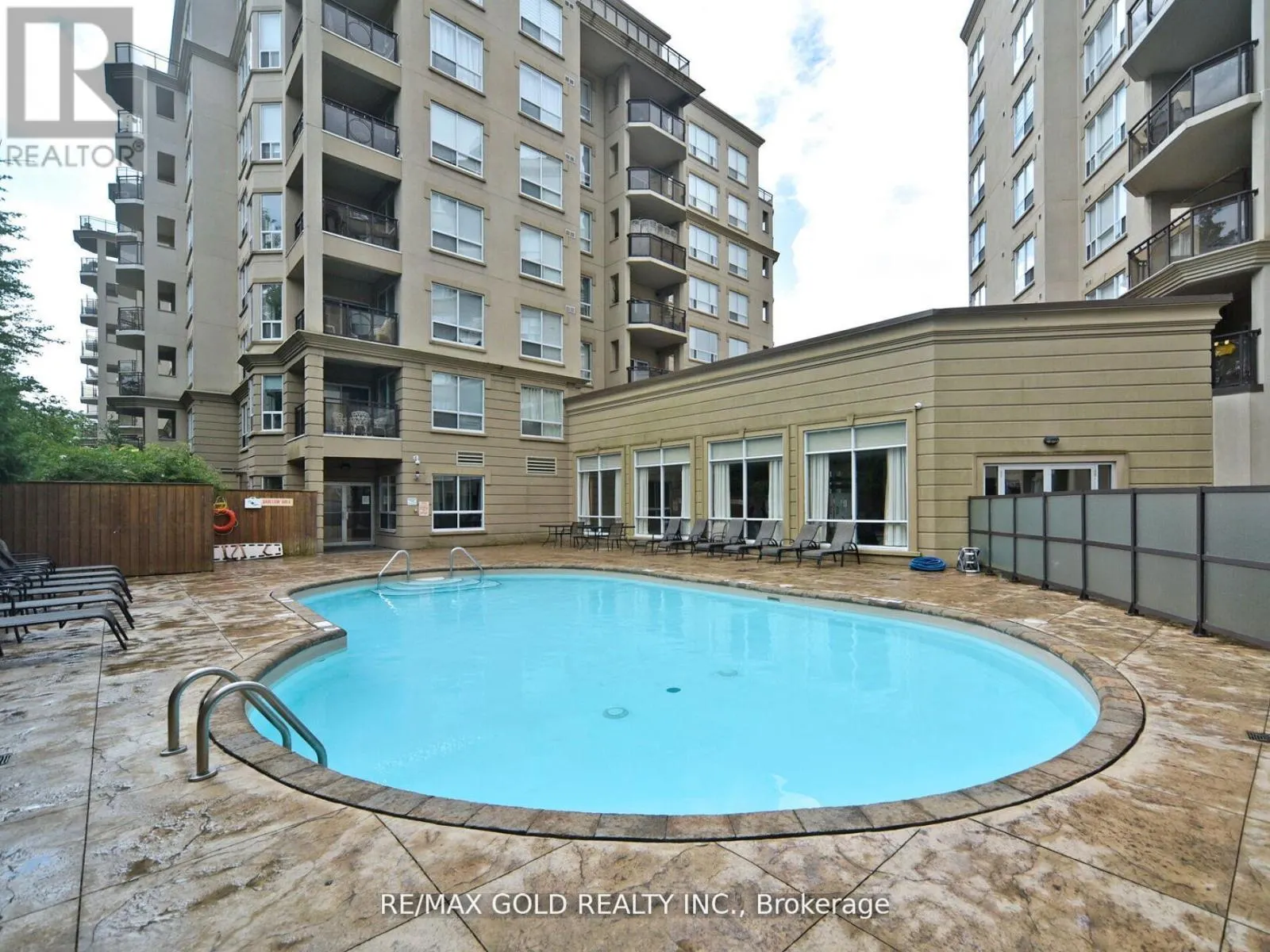 404 - 2 MAISON PARC COURT