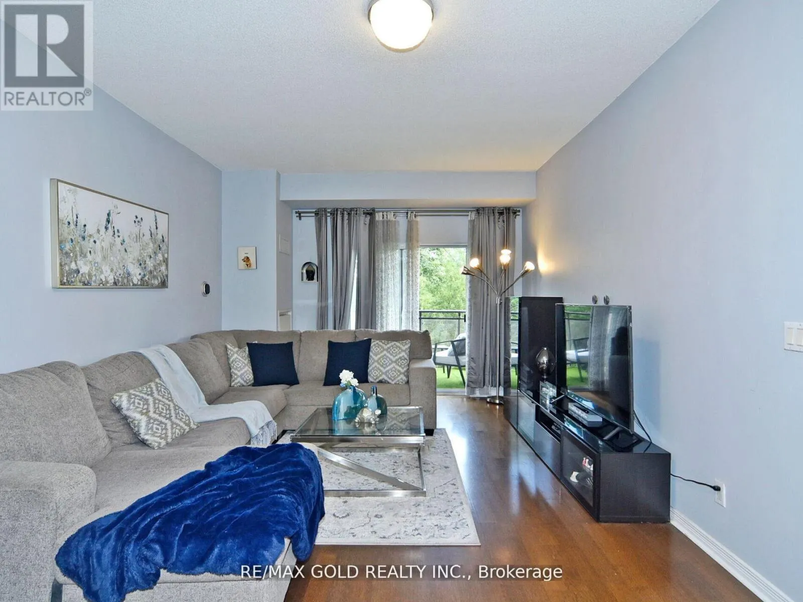 404 - 2 MAISON PARC COURT