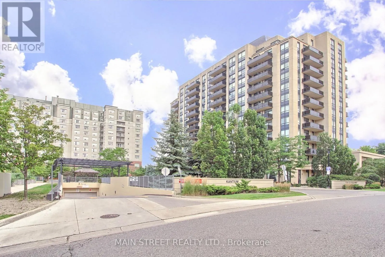 308 - 520 STEELES AVENUE