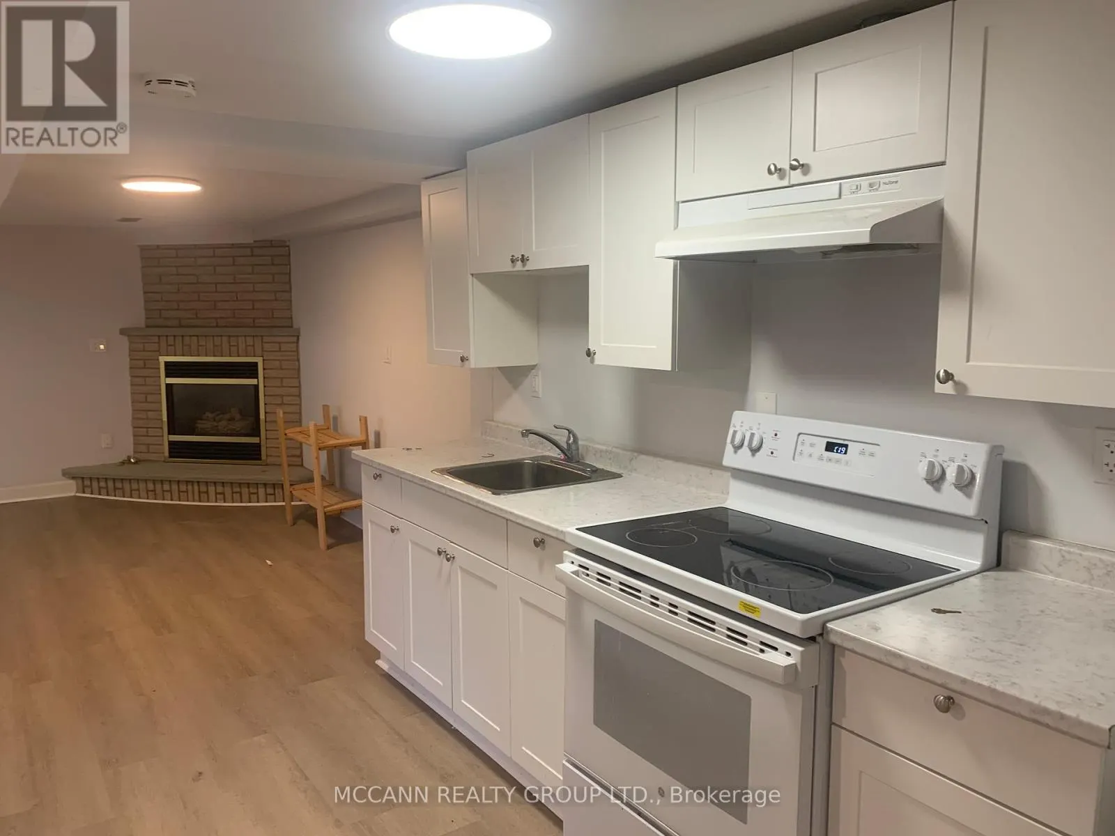 UNIT B - 582 MULOCK COURT