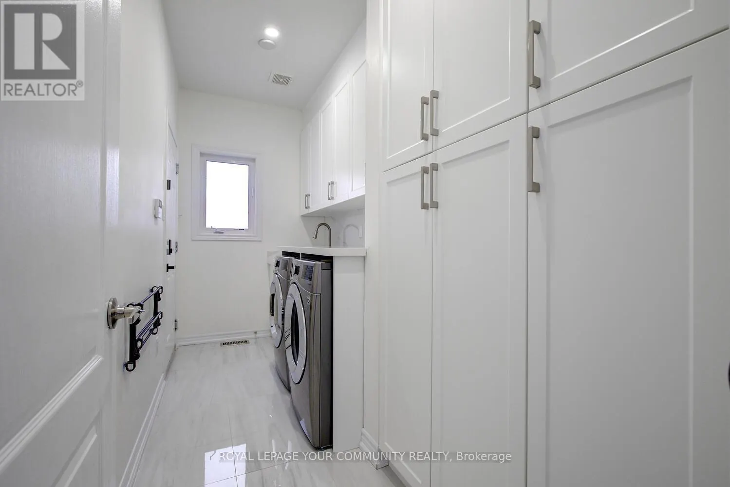 127 GOLDEN FOREST ROAD