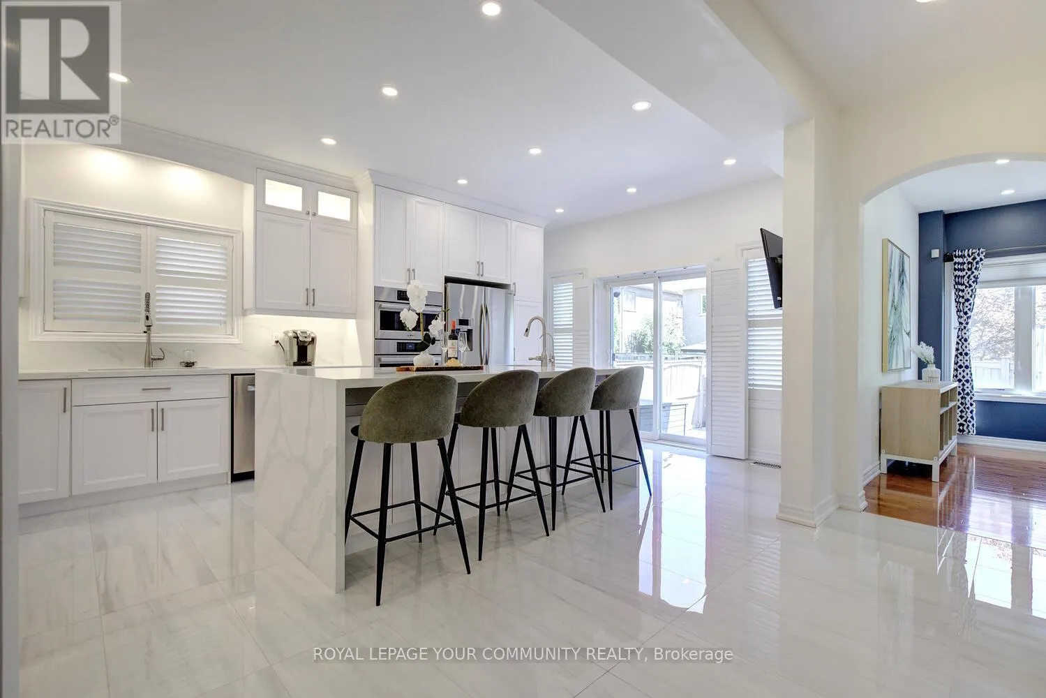 127 GOLDEN FOREST ROAD