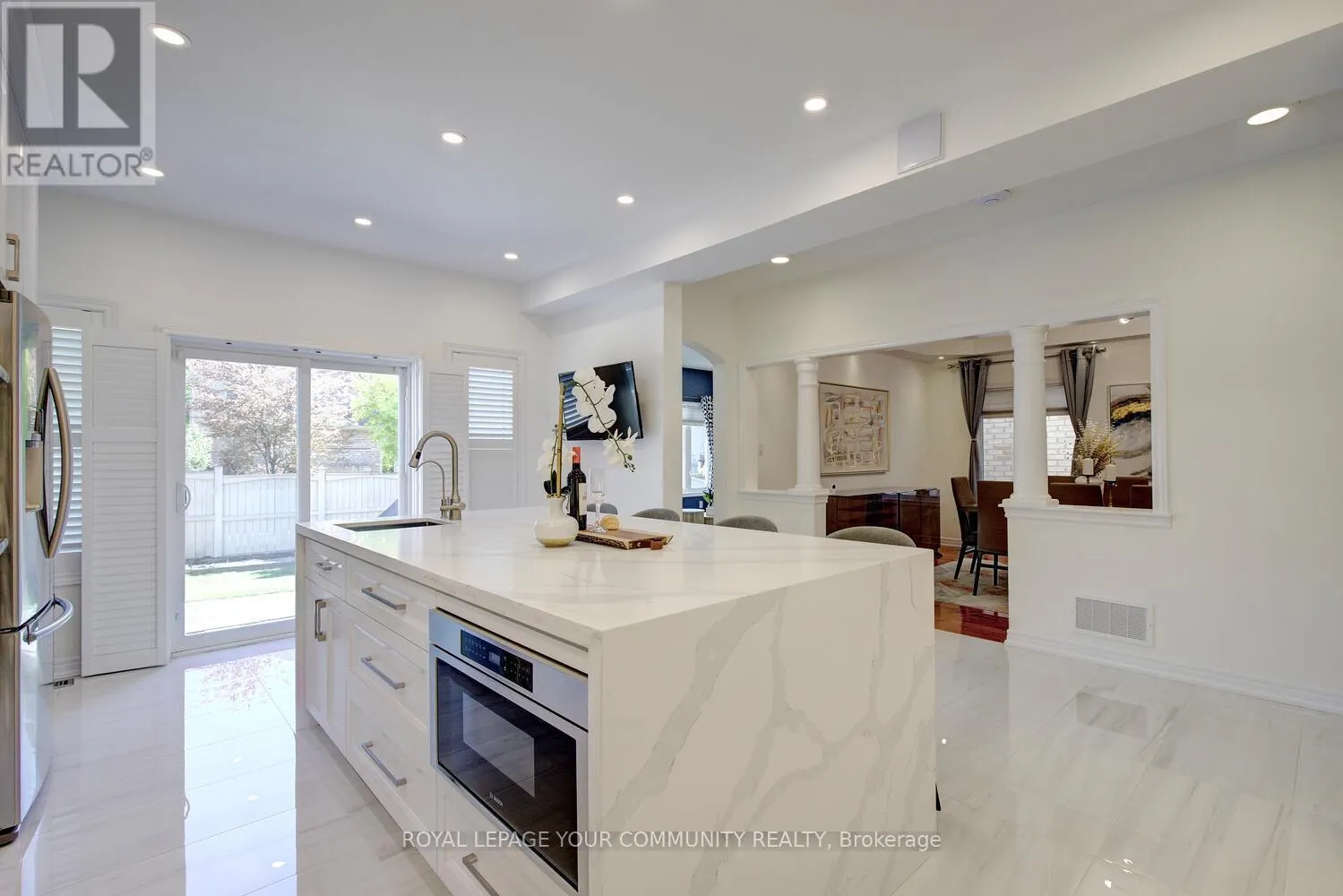 127 GOLDEN FOREST ROAD