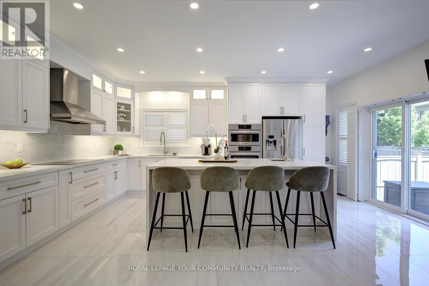 127 GOLDEN FOREST ROAD