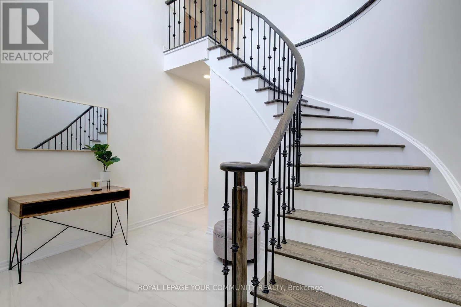 127 GOLDEN FOREST ROAD