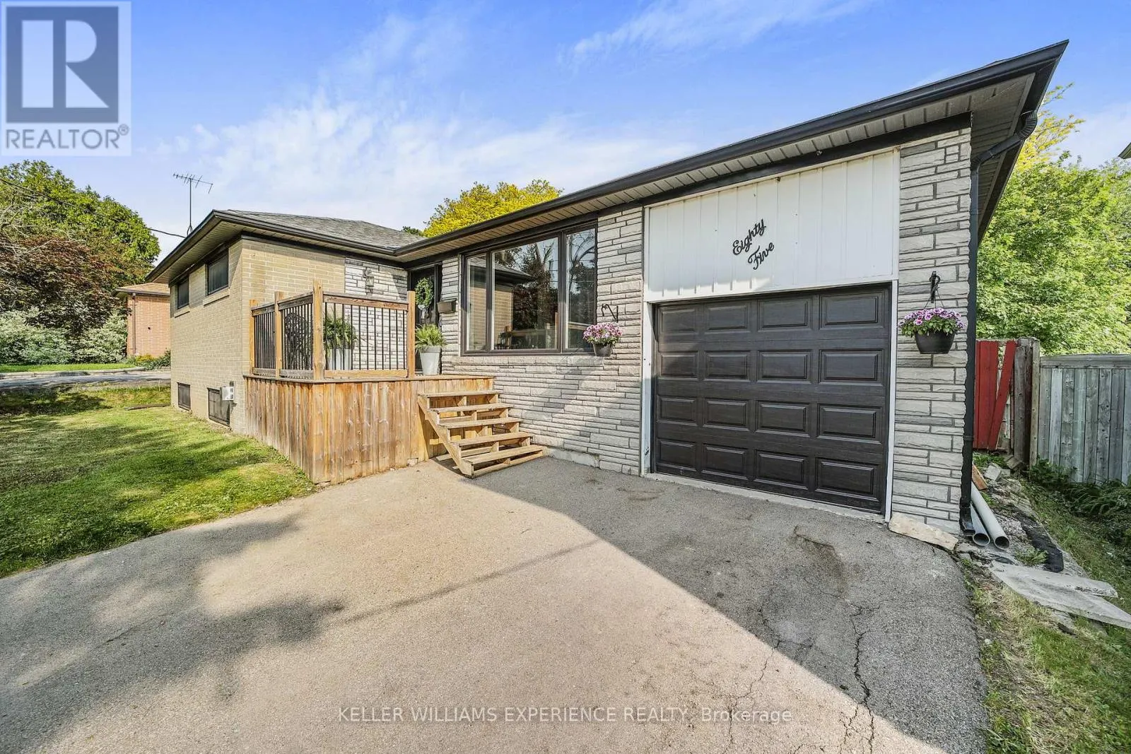 85 GLADMAN AVENUE