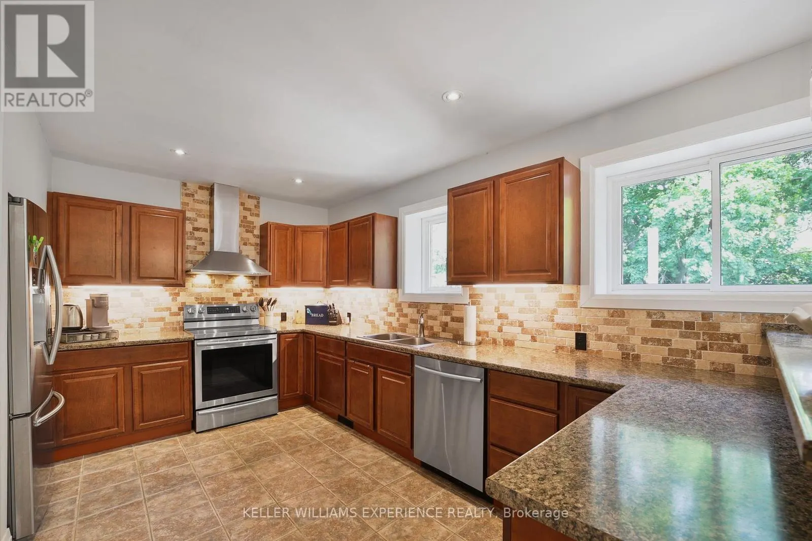 85 GLADMAN AVENUE