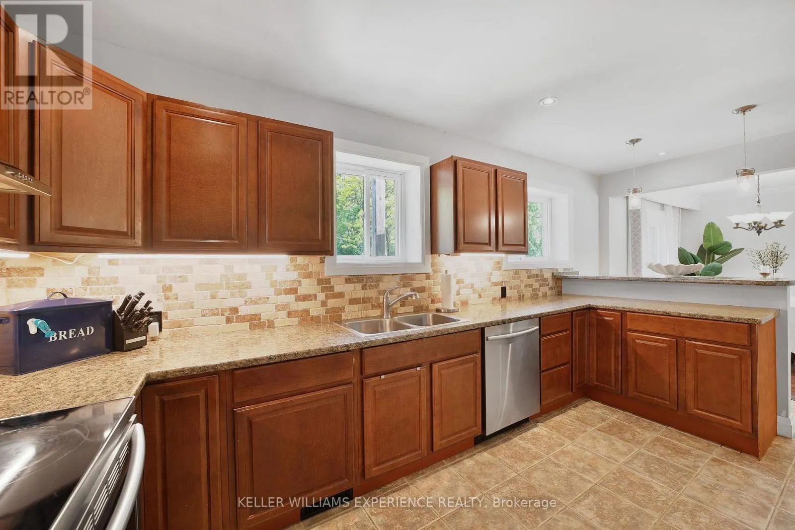 85 GLADMAN AVENUE