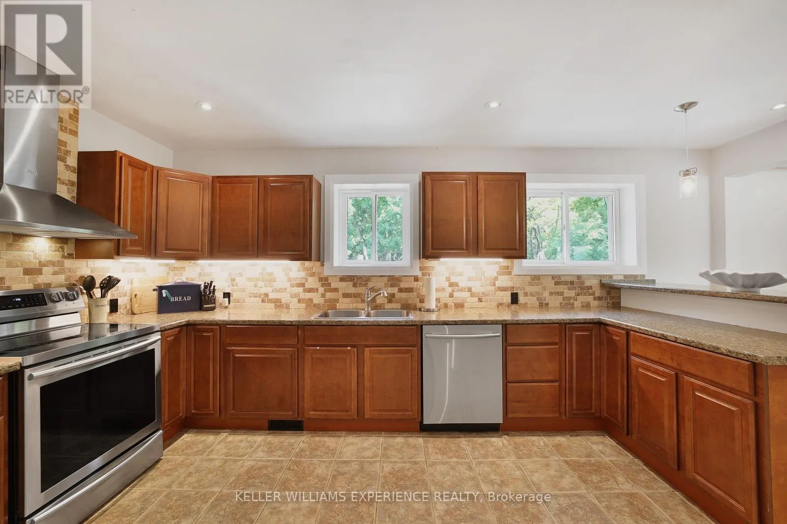 85 GLADMAN AVENUE