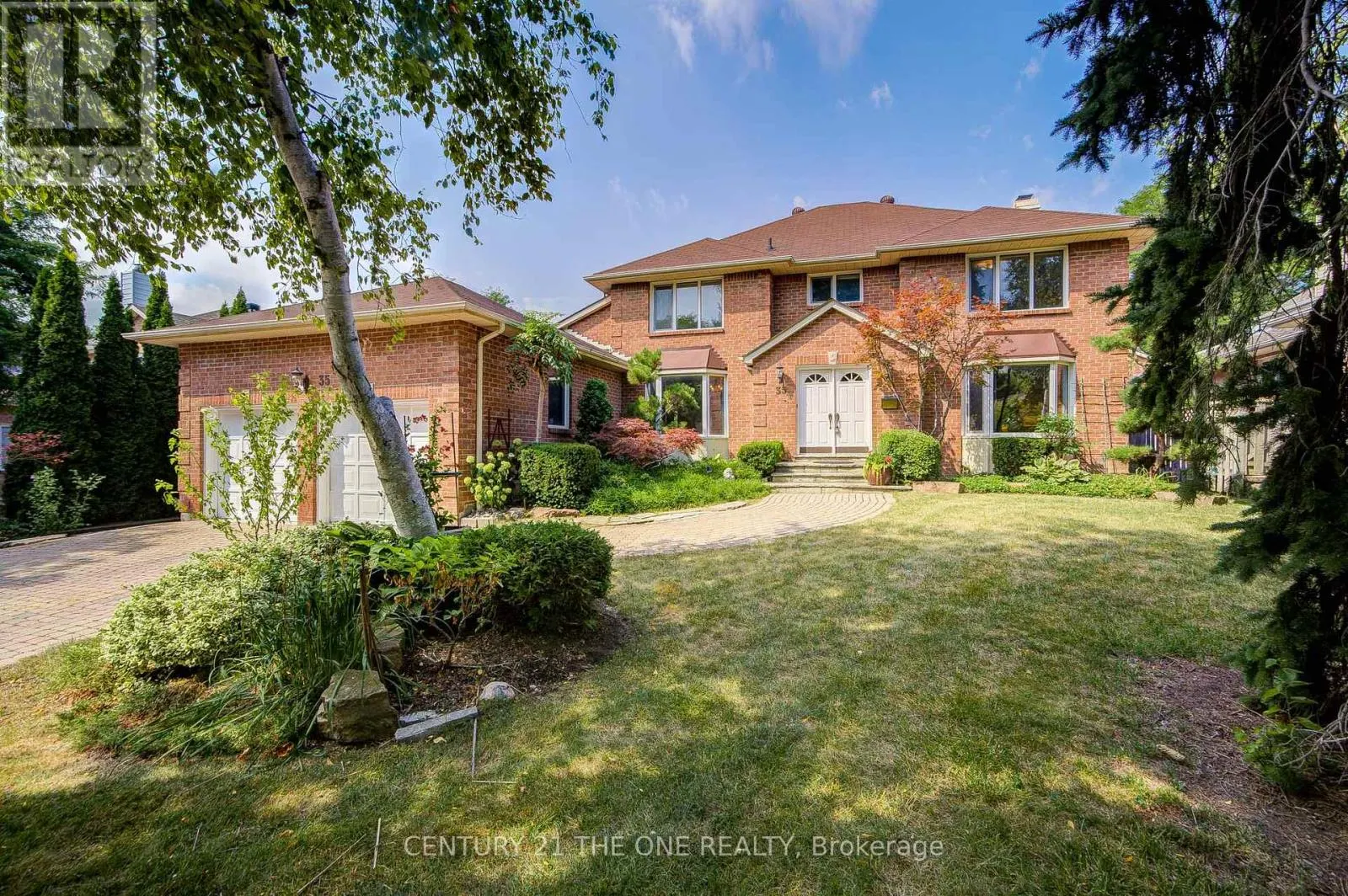 35 AMBLESIDE CRESCENT