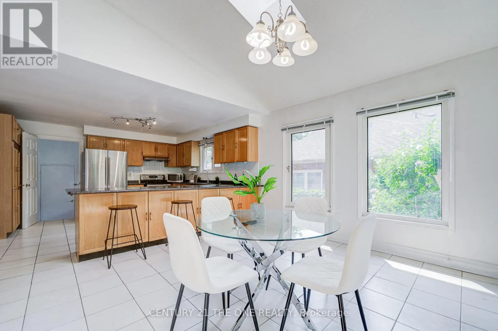 35 AMBLESIDE CRESCENT
