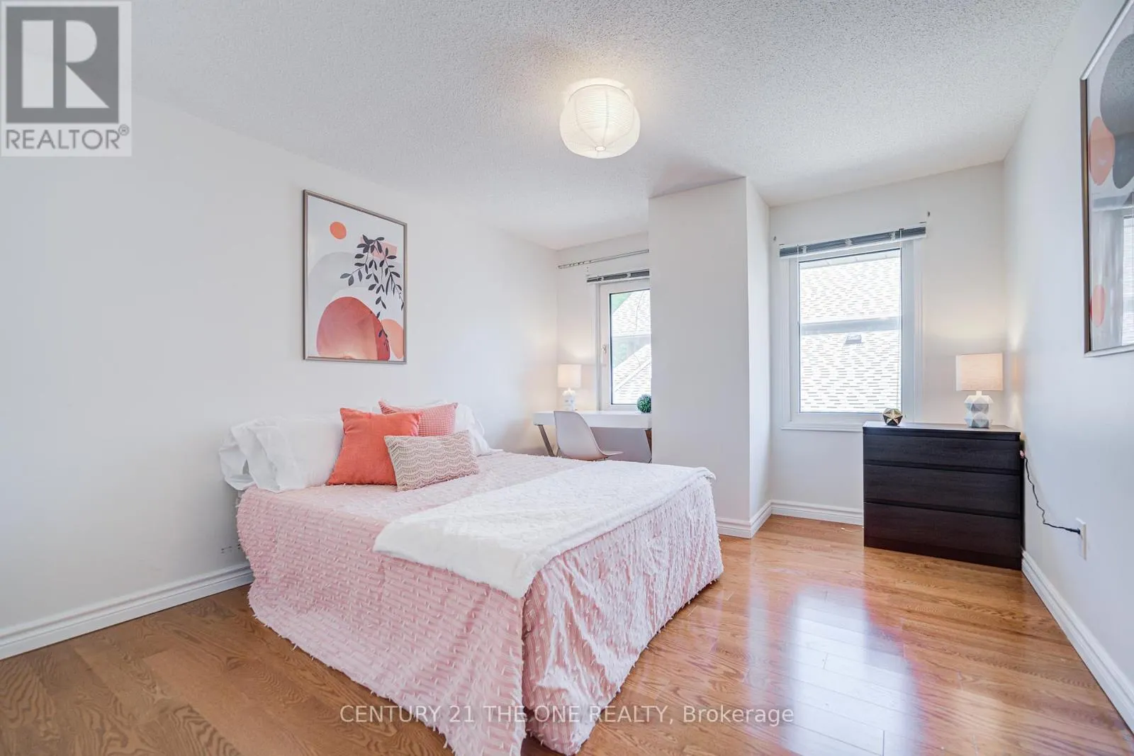 35 AMBLESIDE CRESCENT