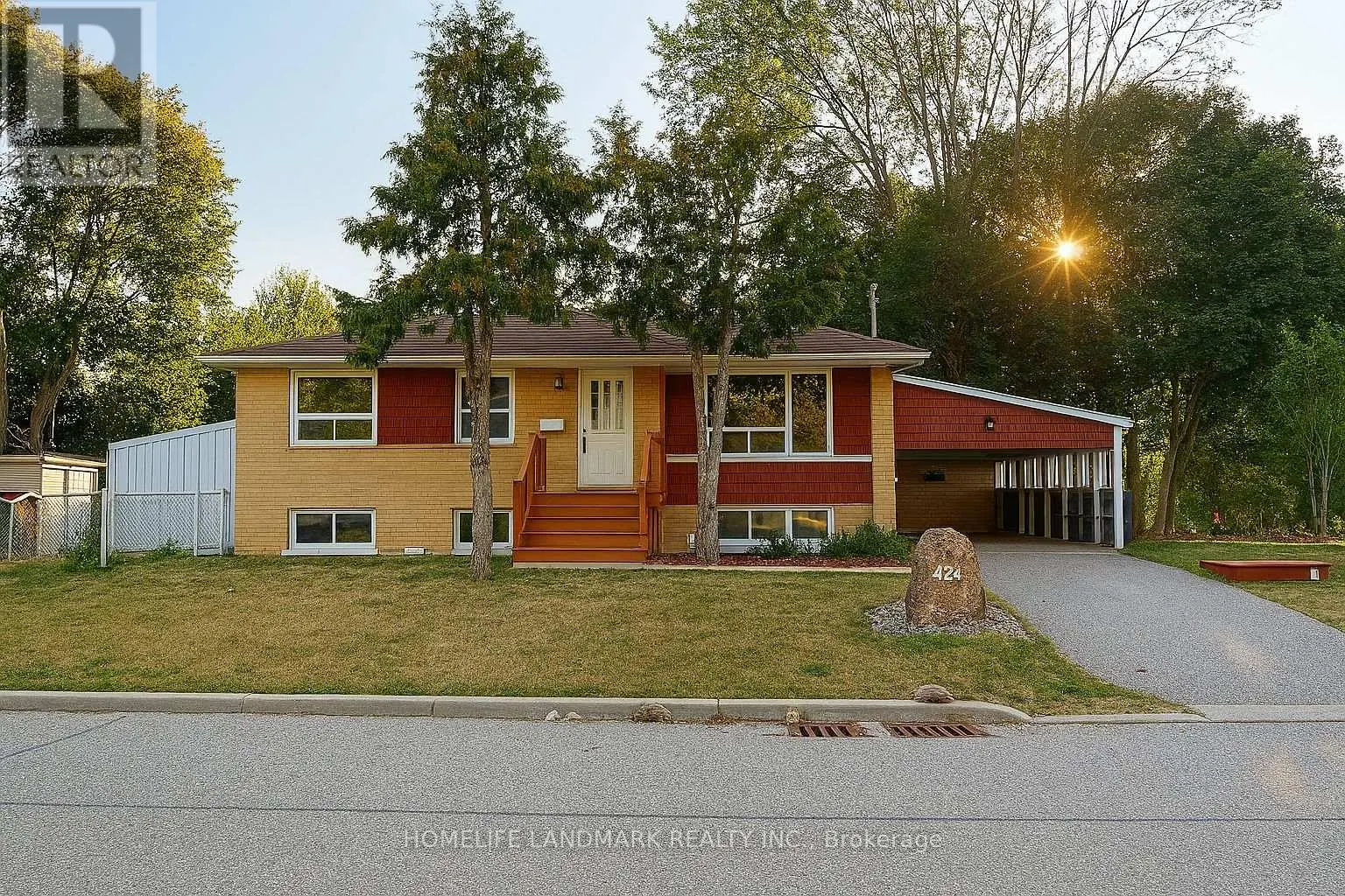 424 BONITA CRESCENT