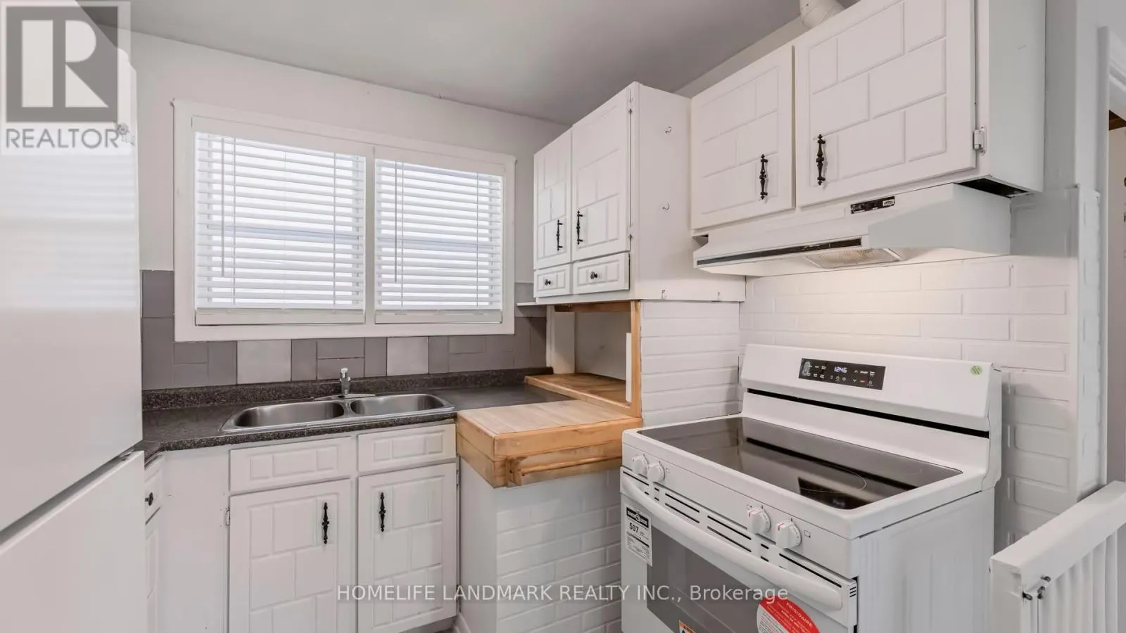 424 BONITA CRESCENT