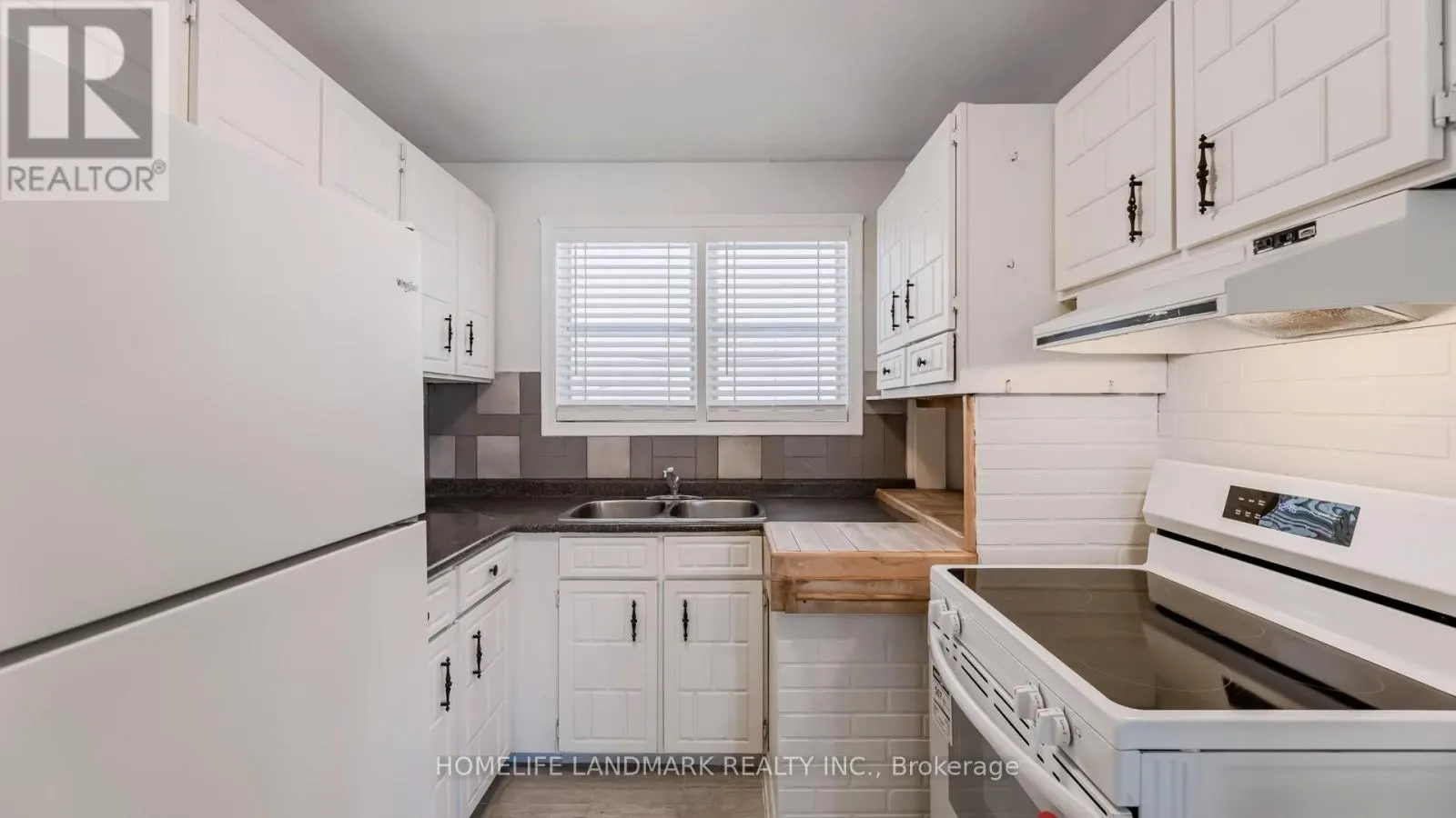 424 BONITA CRESCENT