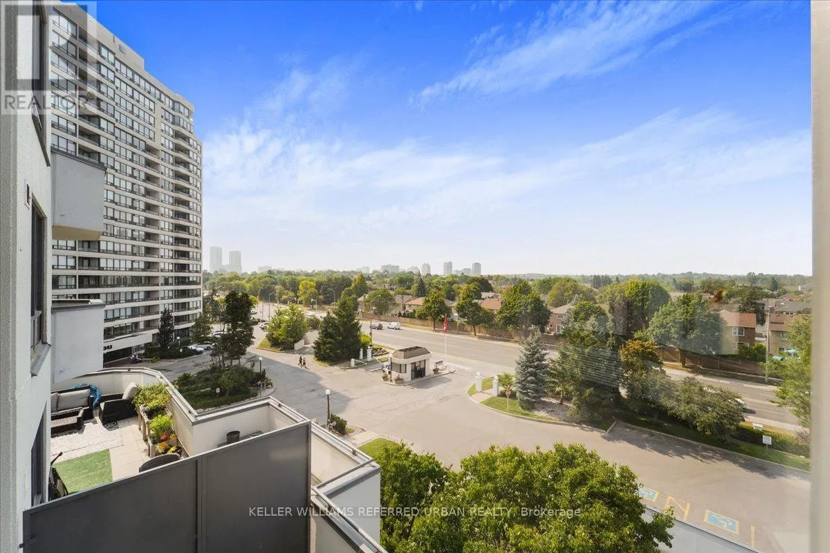 504 - 333 CLARK AVENUE W
