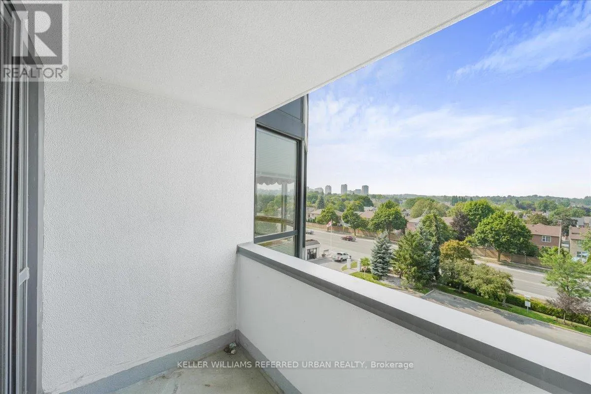 504 - 333 CLARK AVENUE W
