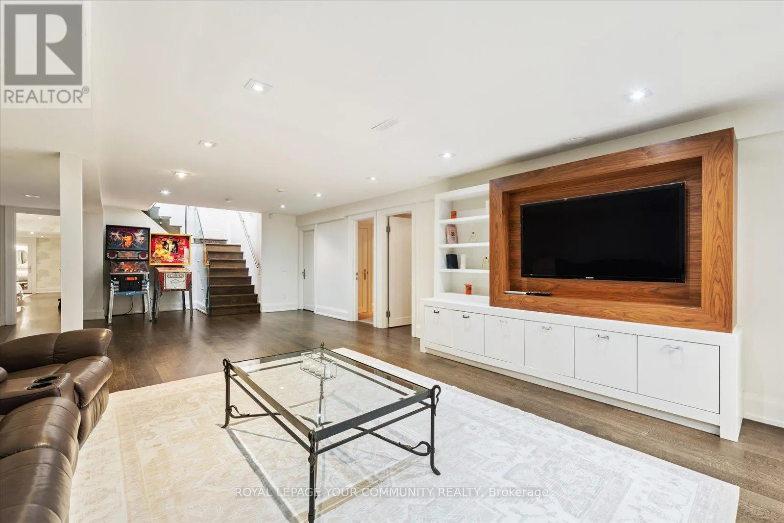 8 WINTERPORT COURT