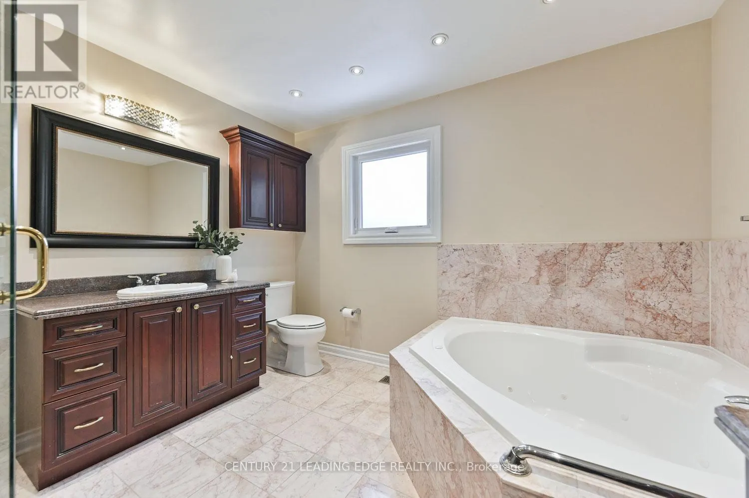 15 MCCARTY CRESCENT