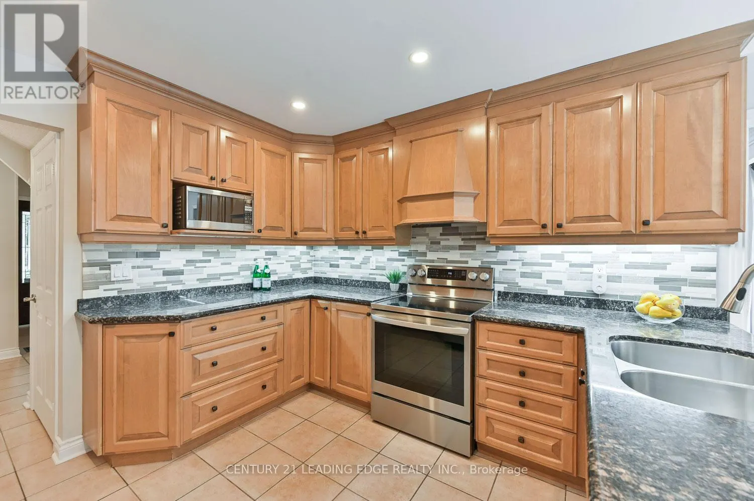 15 MCCARTY CRESCENT