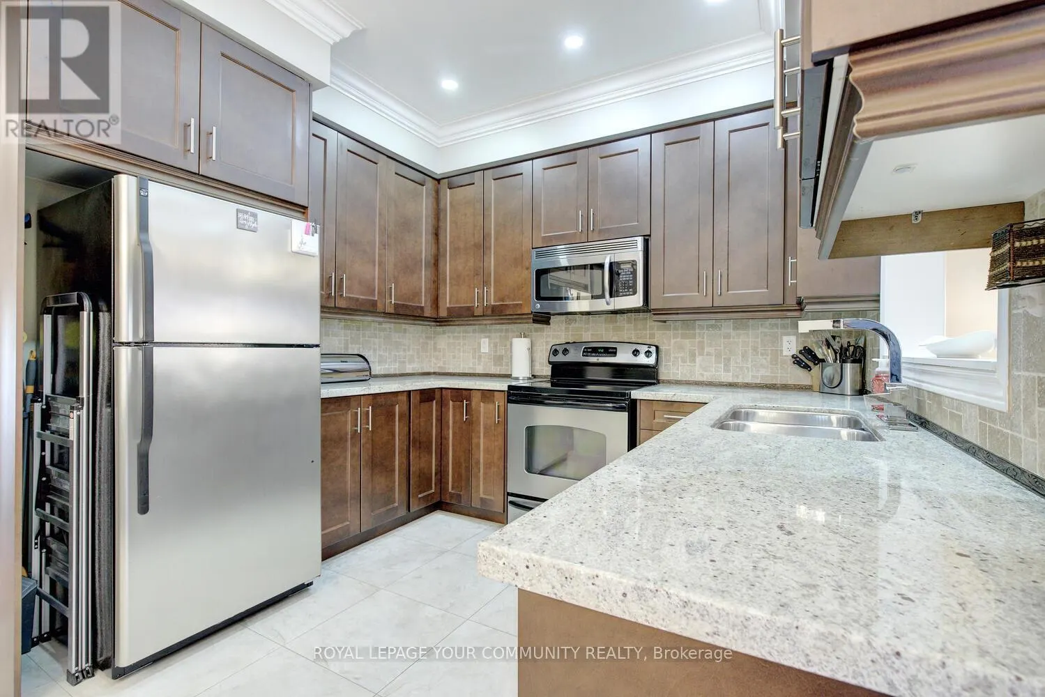 121 MAHOGANY FOREST DRIVE
