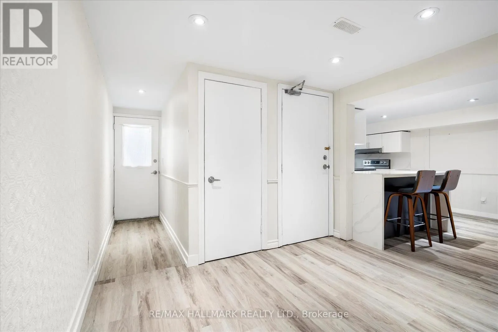 372 DIXON BOULEVARD