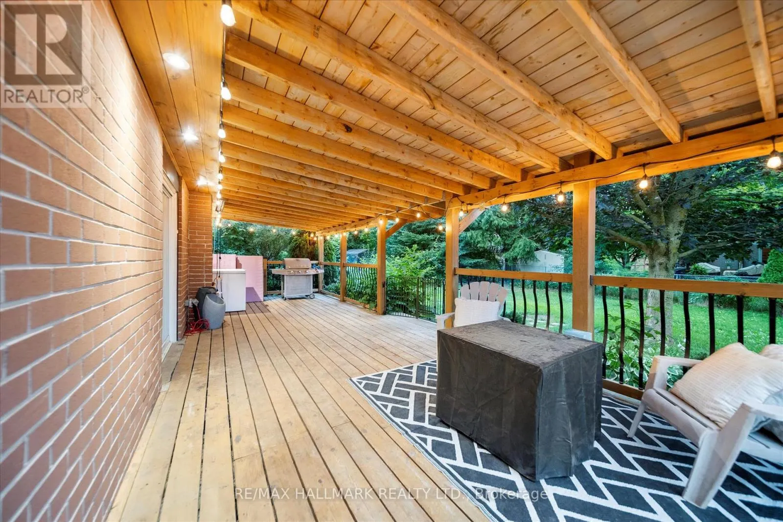 372 DIXON BOULEVARD