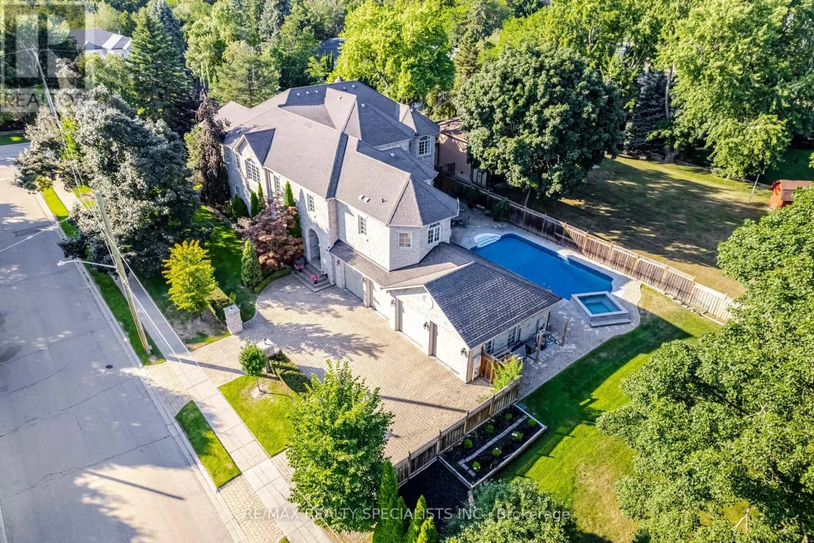 23 MARYVALE CRESCENT