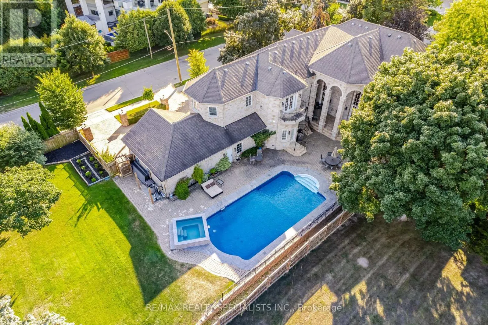 23 MARYVALE CRESCENT