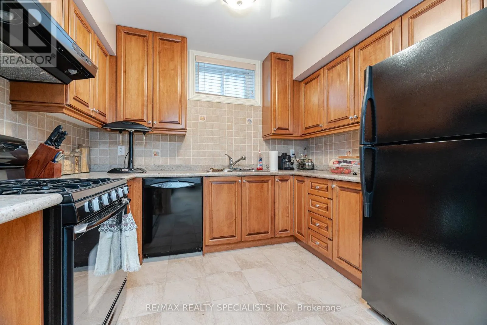 23 MARYVALE CRESCENT