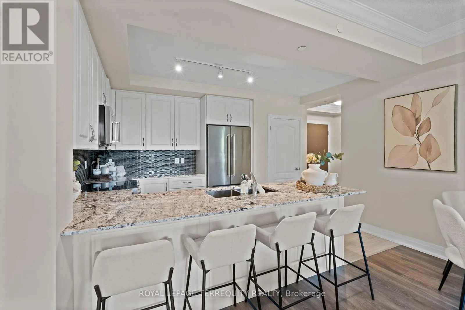 207 - 25 BAKER HILL BOULEVARD