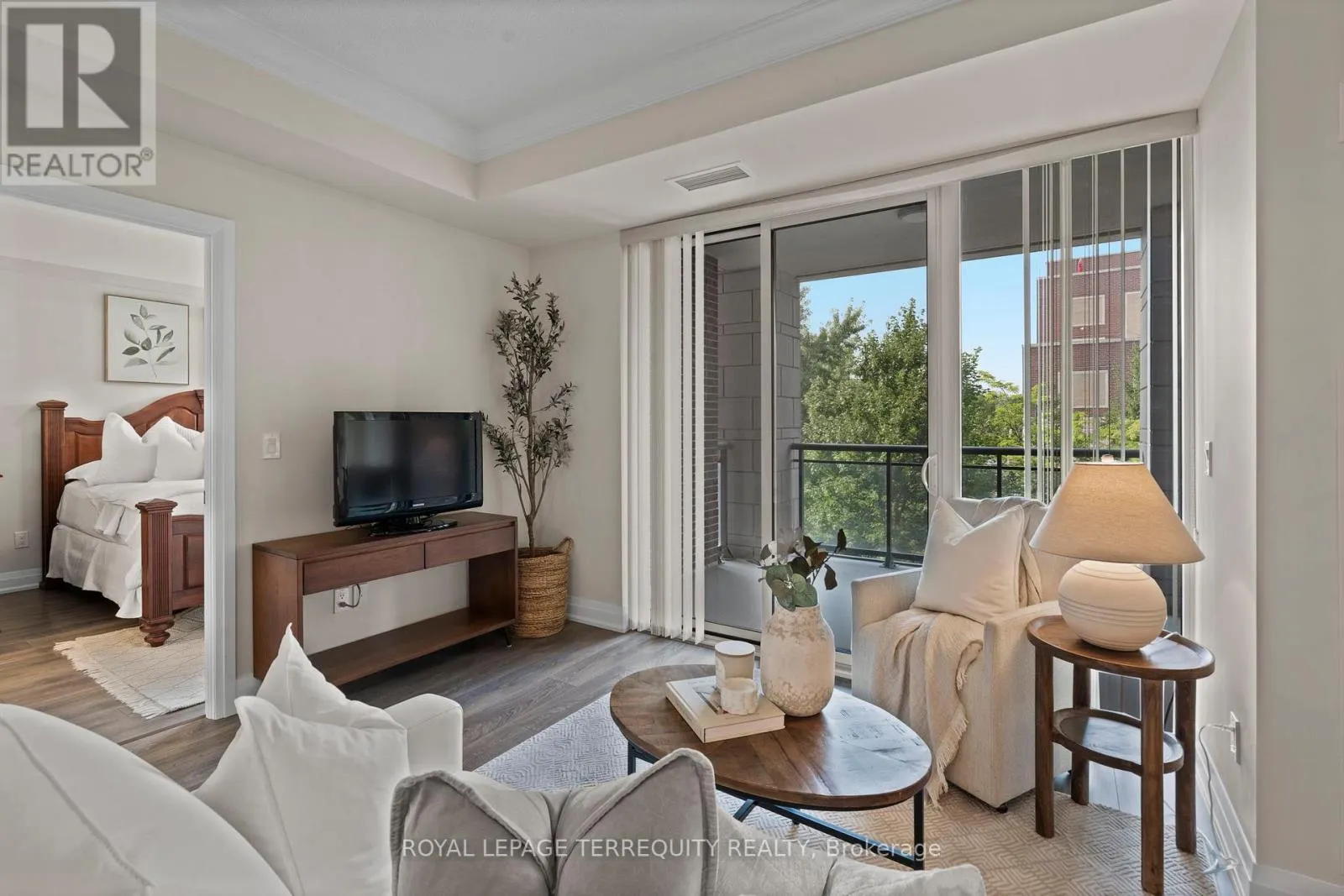 207 - 25 BAKER HILL BOULEVARD