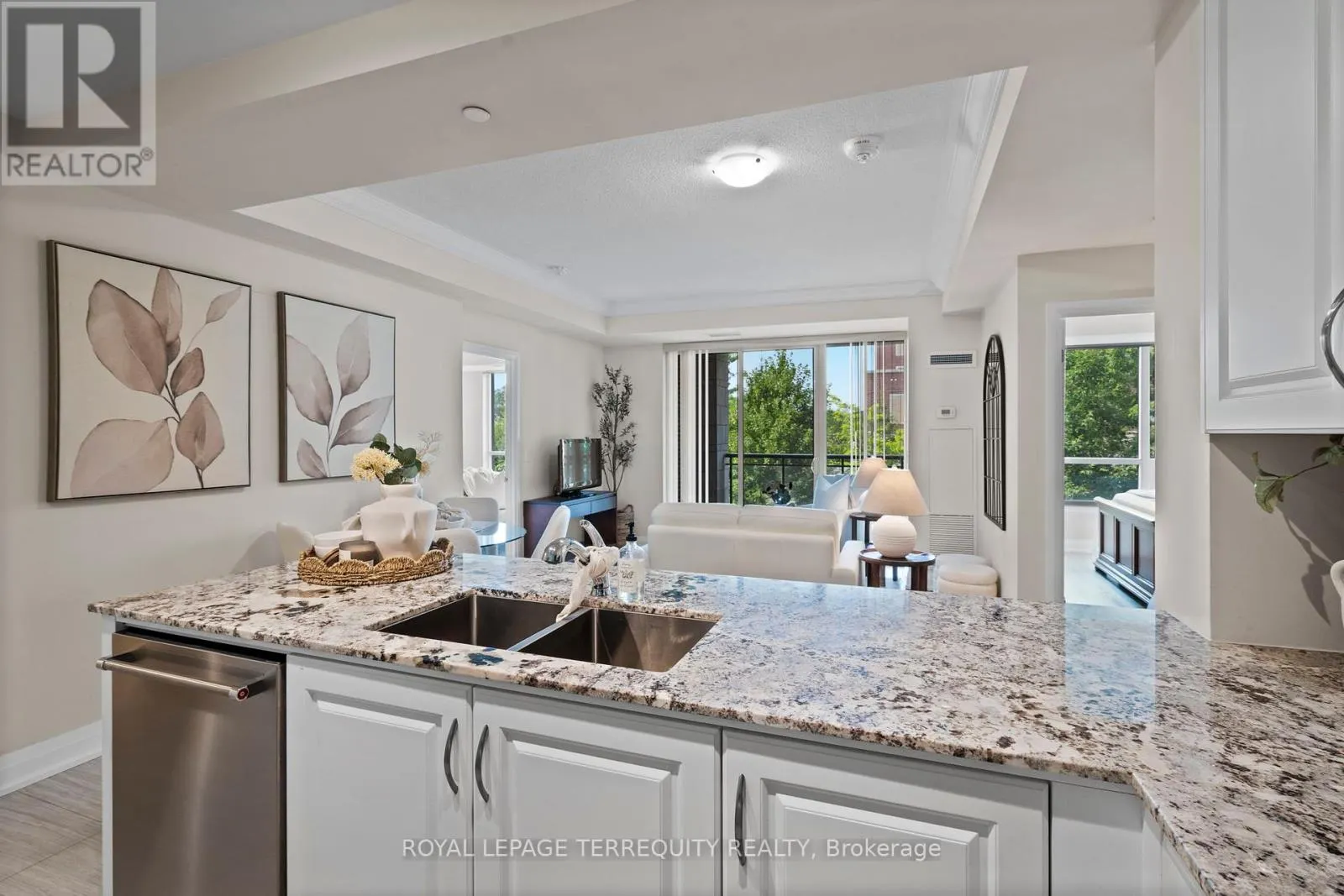 207 - 25 BAKER HILL BOULEVARD