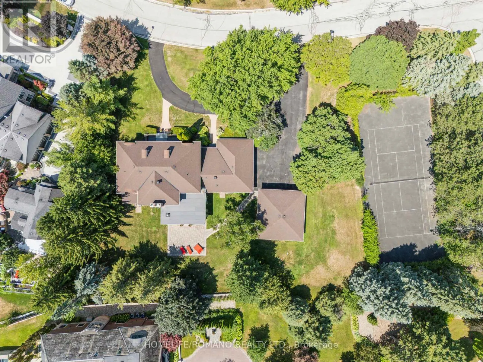 12 HEDGEROW LANE