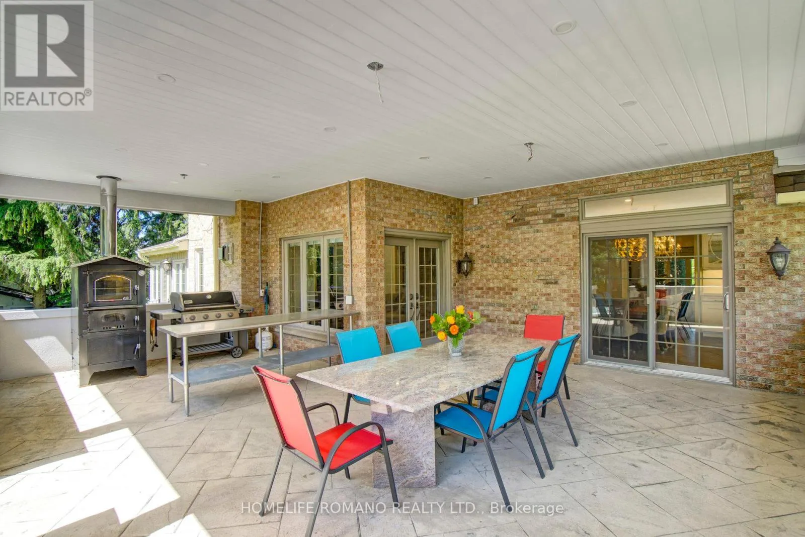 12 HEDGEROW LANE