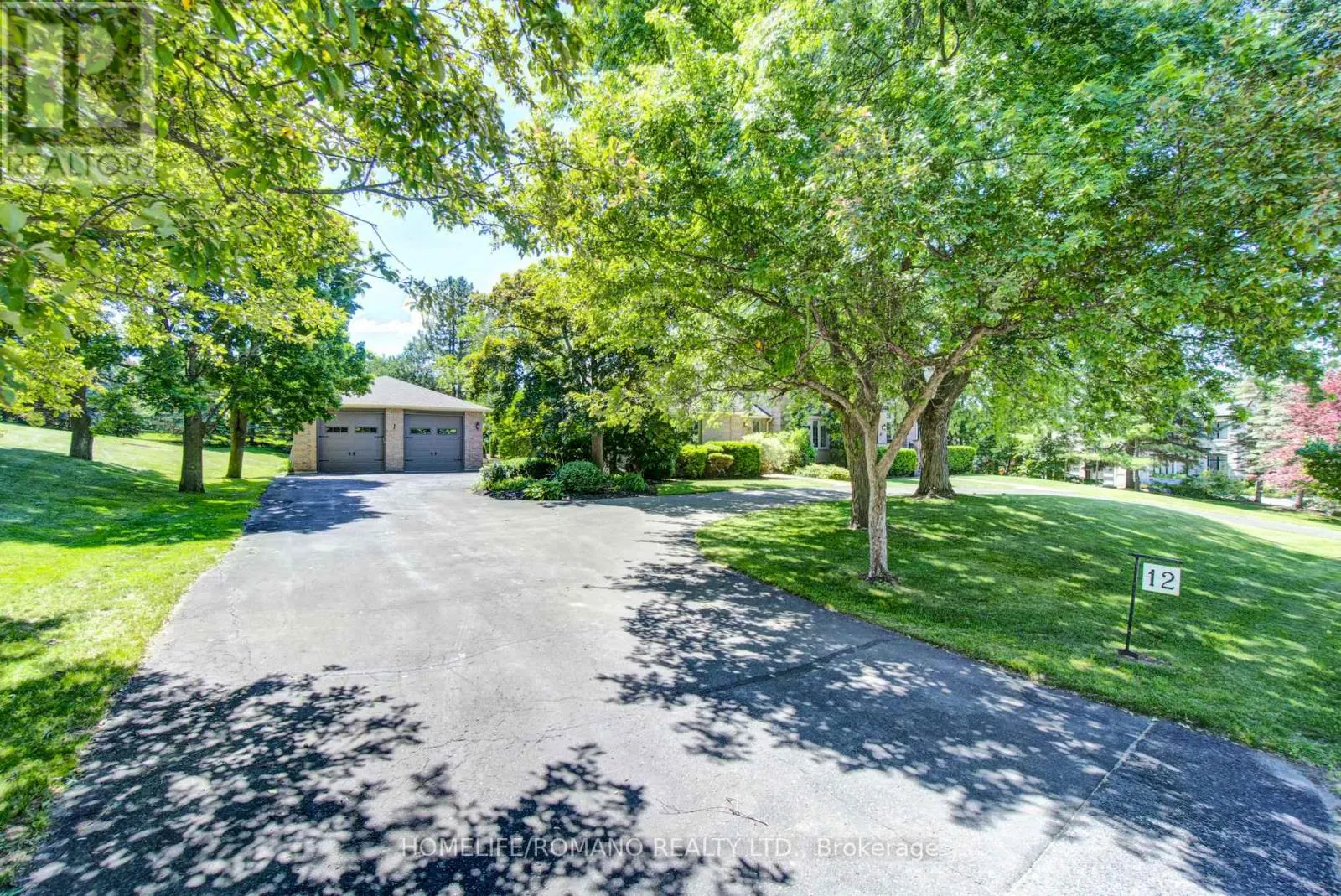12 HEDGEROW LANE