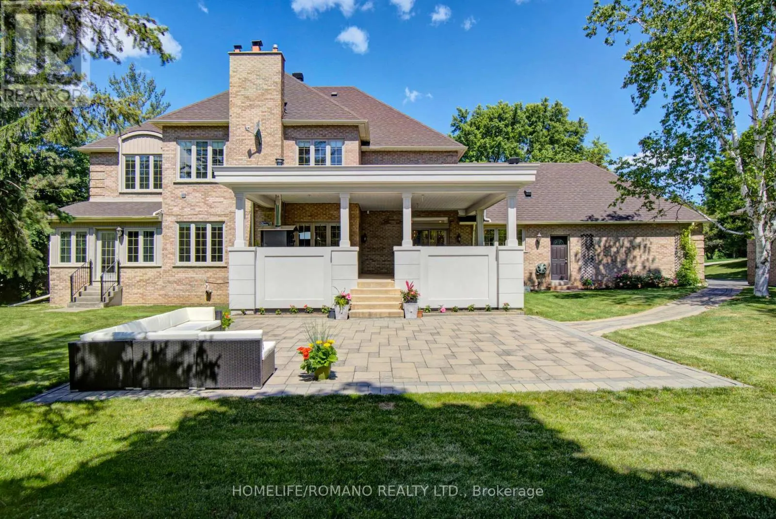 12 HEDGEROW LANE