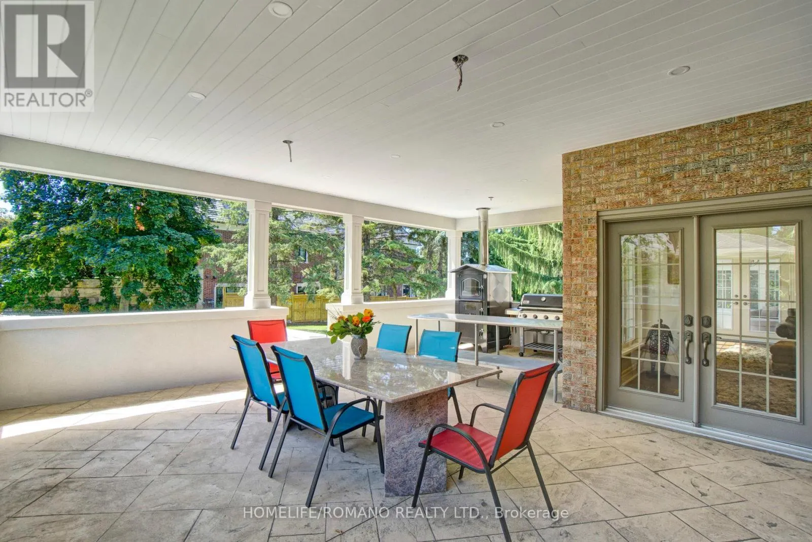 12 HEDGEROW LANE