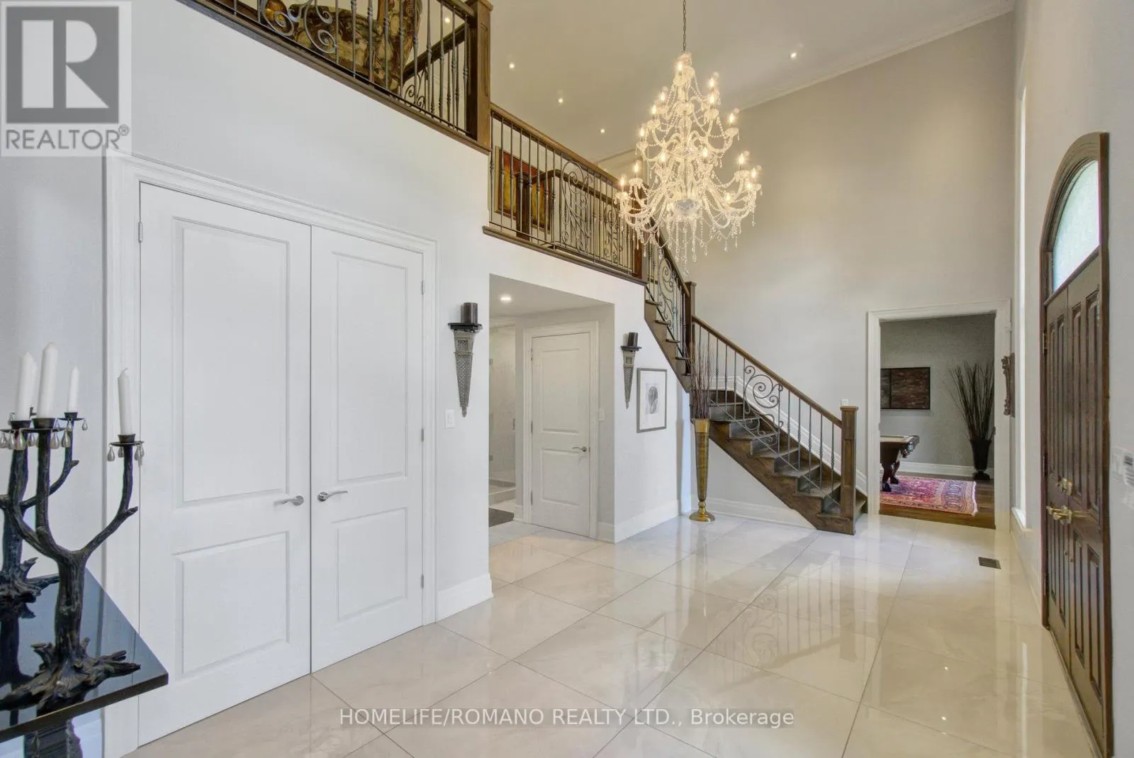 12 HEDGEROW LANE