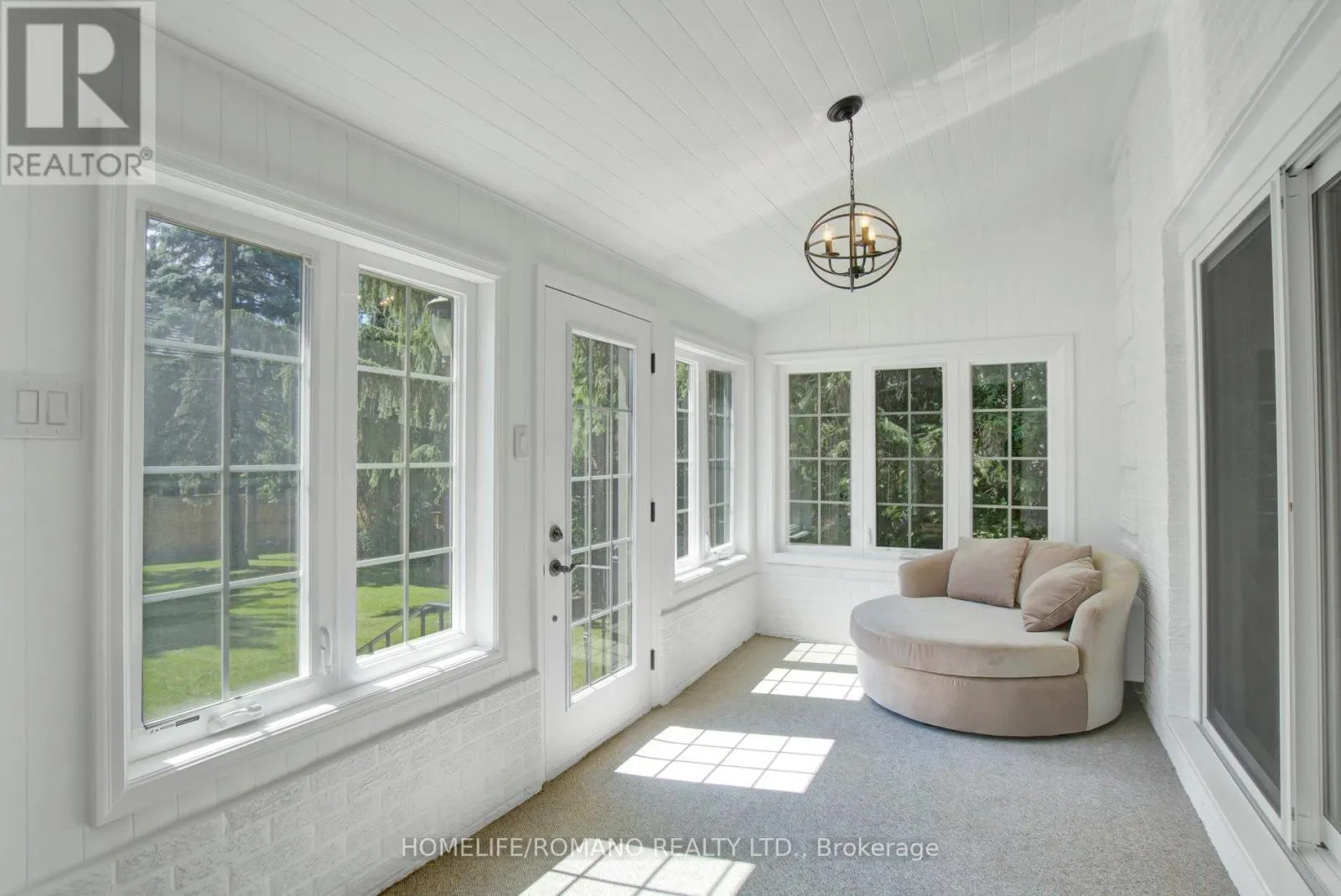 12 HEDGEROW LANE
