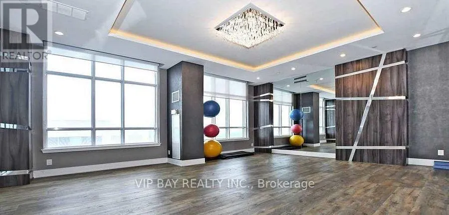 NW817 - 9201 YONGE STREET