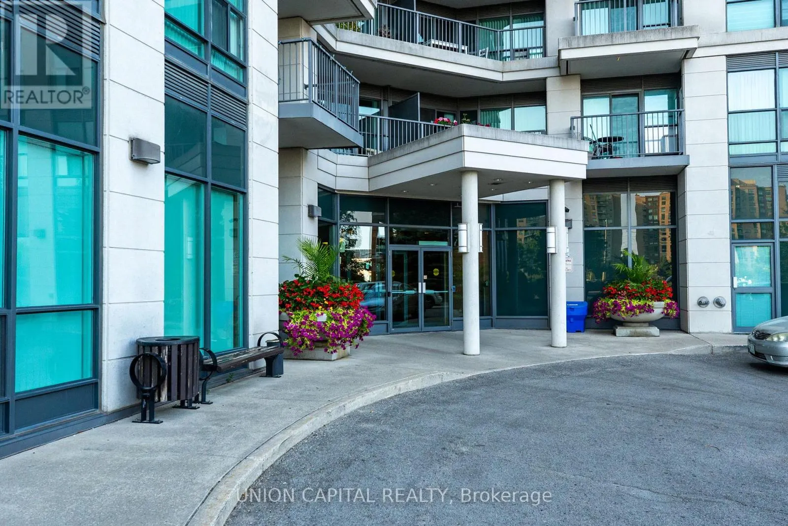 1017 - 185 ONEIDA CRESCENT