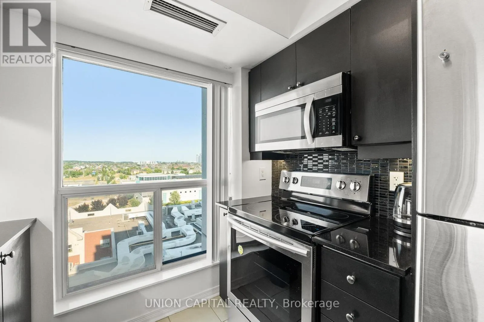 1017 - 185 ONEIDA CRESCENT