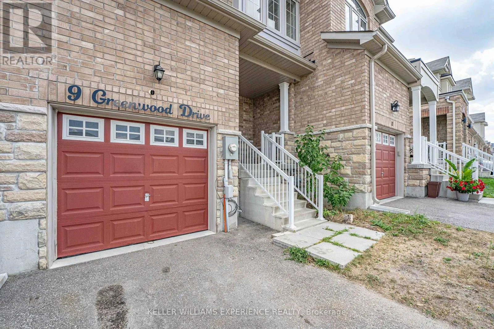 9 GREENWOOD DRIVE