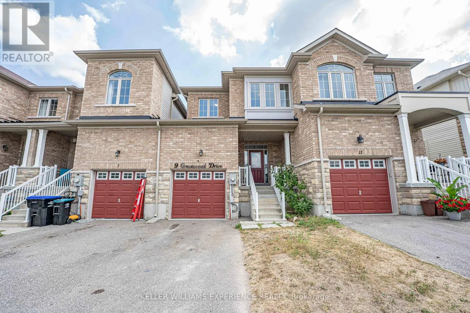 9 GREENWOOD DRIVE
